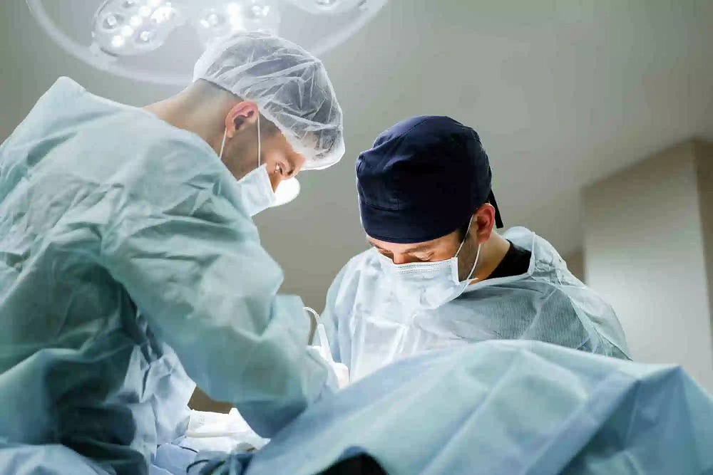 بهترین کلینیک کاشت مو کجاست؟ هزینه کاشت