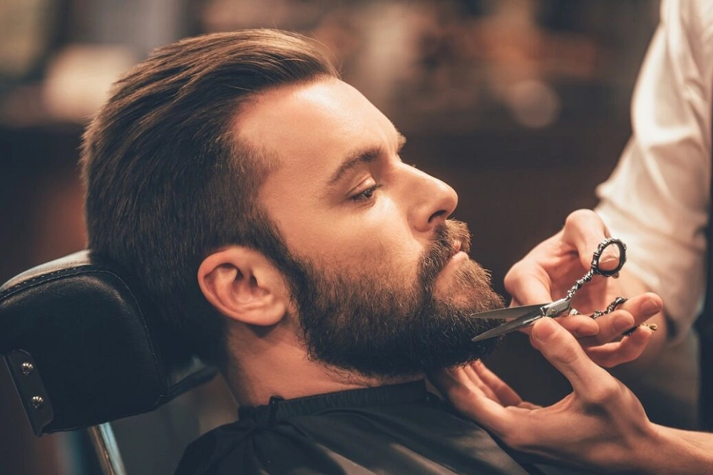 مشاوره کاشت ریش به روش FUT؛ هر آنچه قبل از تصمیم‌گیری باید بدانید